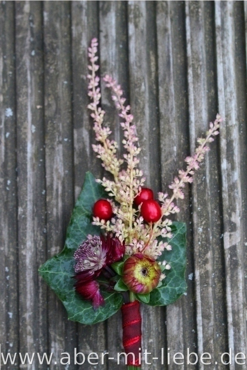 anstecker hochzeit creme-bordeaux, boutonniere, corsage creme dunkelrot, anstecker bräutigam